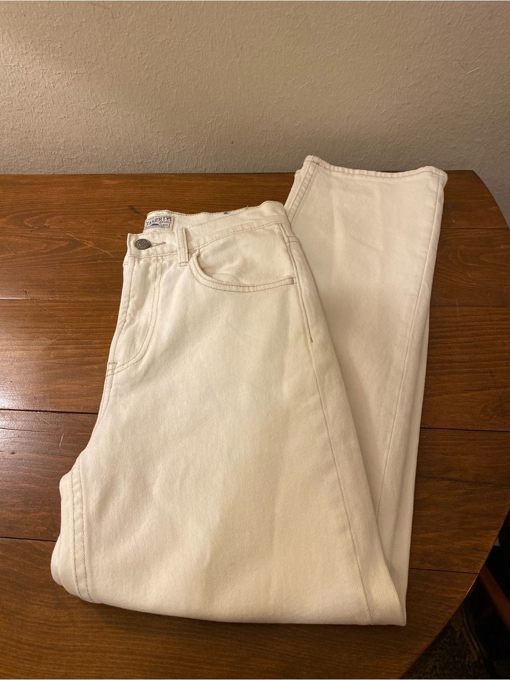 Women’s Faherty White Straight Leg Jeans Sz26 99% Organic Cotton - Picture 2 of 6